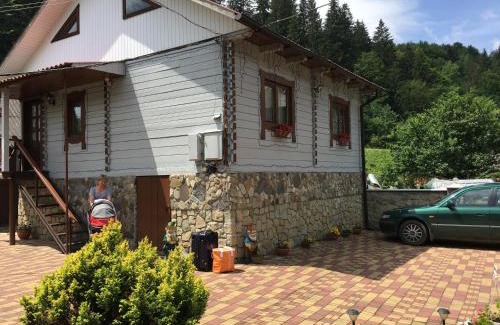 Tatariv Cabin | Sadyba Dana