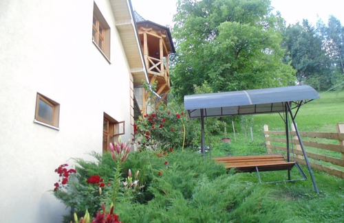 Yaremche House | Sadyba u Lesi