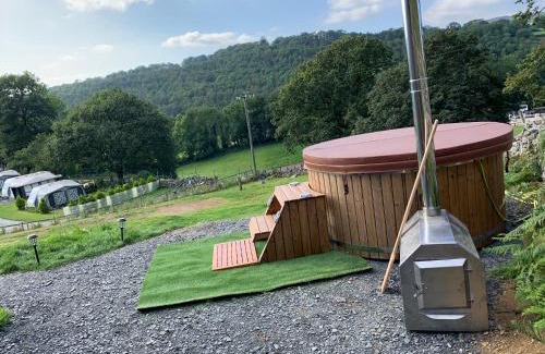 Dolgellau Other | Safari Tent with Hot Tub in heart of Snowdonia