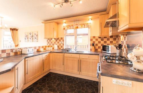 Malton Cabin | Saffron Lodge With Hot Tub