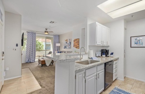 Central Scottsdale Apartment | Sahuaro 2035 Scottsdale condo