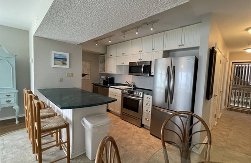 Hatteras Condo | Sail Inn is an end unit with beautiful views of the Pamlico Sound!