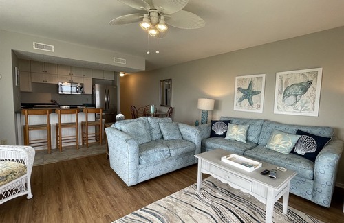 Hatteras Condo | Sail Inn is an end unit with beautiful views of the Pamlico Sound!