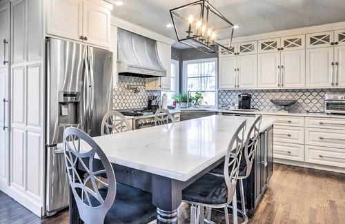 St. Charles House | Saint Charles House Near Historic Downtown!