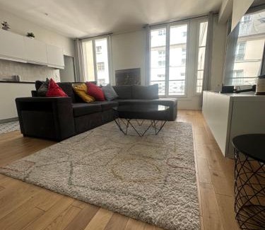 Quartier de la Place-Vendome Apartment | Saint-Honore - Luxury apartment 1 BR