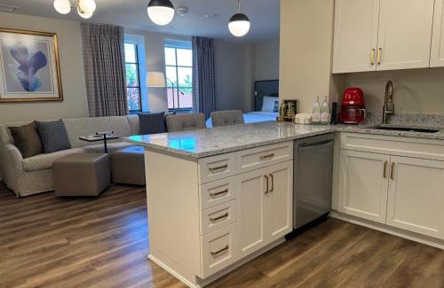 Plymouth Hotel | Saint John's Resort
