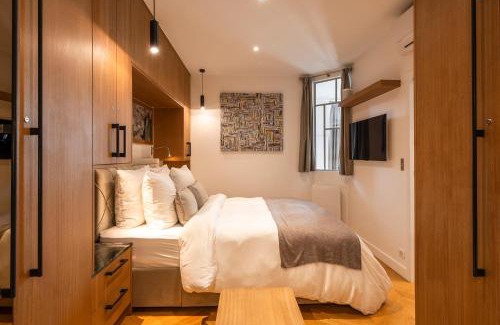 6th Arrondissement Apartment | SaintGermainByCecile - Luxueux 4 pièces AC Perle