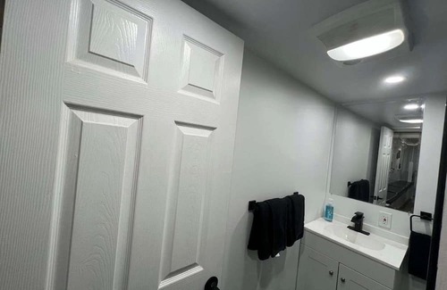 Salem Apartment | Salem Cozy Lower-Lever Suite