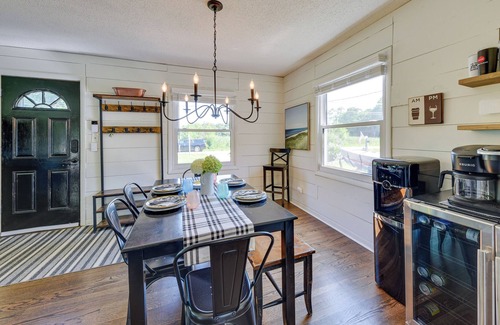 Salem Lakes Cottage | Salem Lakeside Getaway w/ Grill & Deck!