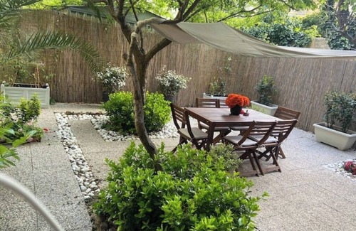 Livorno House | Sali and, Paradise Inn