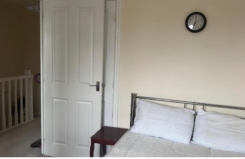 Bridgend House | Salimi