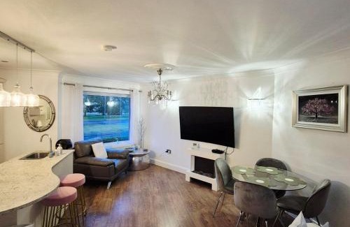 Coleraine Apartment | Sally's at Number 73 with Private Sauna