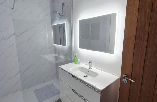 Coleraine Apartment | Sally's at Number 73 with Private Sauna
