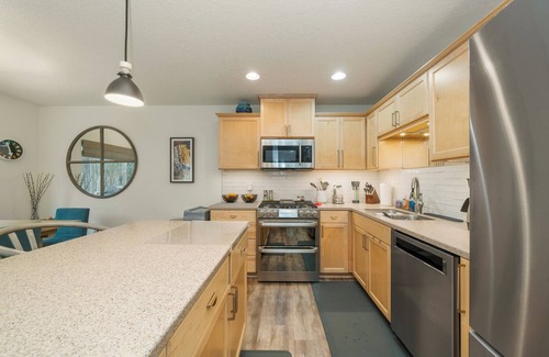 Manzanita House | Salt Aire, Manzanita Or. Hot tub, Air Hockey, Fire pit, 1 Dog Ok