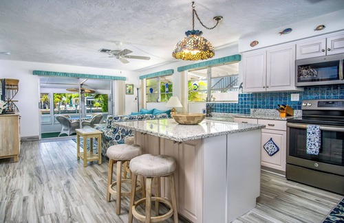 Coury House | Salt & Seaglass- Porch, Dock, Pool Club. Sept 28 - Oct 10 Open & Big discount