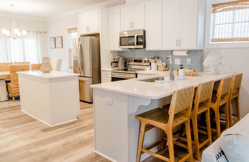 Southport Cottage | Saltwater Haven: a clean & charming cottage located near downtown Southport