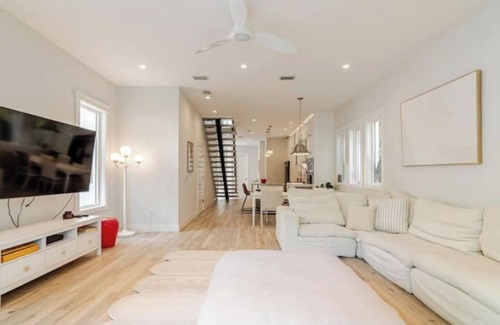 Central Sarasota House | Saltwater Pool+Hot Tub, Grill, Walk Downtown