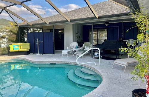 Englewood East Apartment | Saltwater pool, jacuzzi, close to stunning beaches, fishing, kayaking and golf!