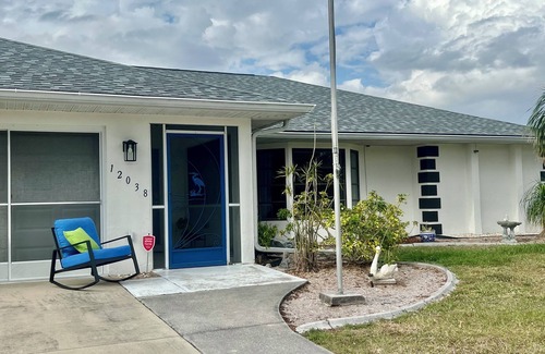 Englewood East Apartment | Saltwater pool, jacuzzi, close to stunning beaches, fishing, kayaking and golf!