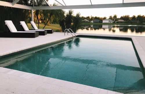 Central Naples House | Saltwater pool with stunning views of the lake