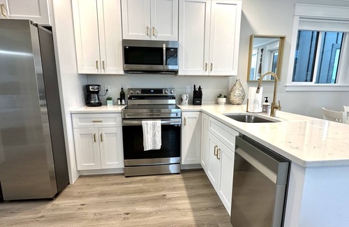 Wilmington Historic District Apartment | Saltwater @ The Cove Riverwalk Villas