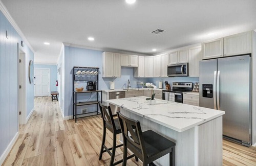Indian Harbour Beach House | Saltwater Haven: 3bd+Dog Friendly+Bckyrd