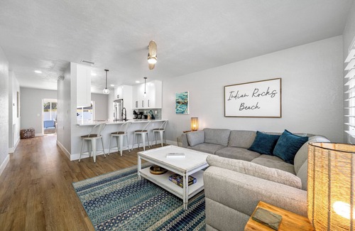 Indian Rocks Beach House | Salty Air Retreat - Fully Remodeled-Walk to the Beach!