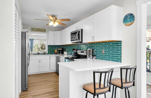 Topsail Beach House | Salty Little Beach House-3BR2BA, sleeps 10, Newly Remodeled!