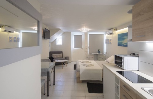 Naousa Apartment | "Salty" New & Cozy Studio in the Heart of Naousa