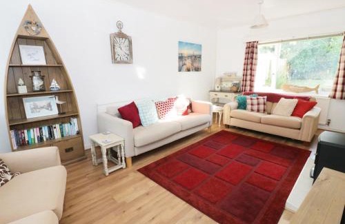 Benllech House | Salty Puffin