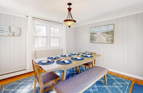East Falmouth House | Salty Shores