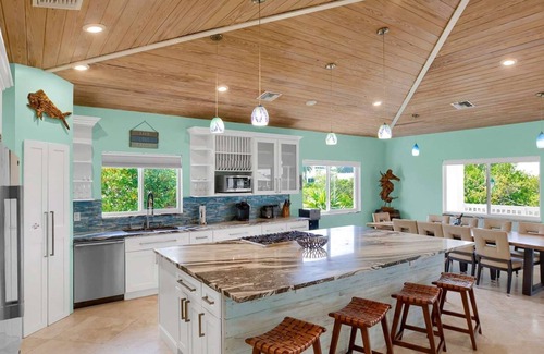Marathon House | Salty Stingray Sombrero - 4 bed 3 bath Pool | Dock