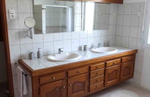 Sauveterre House | Salvaterra