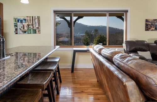 Avery Creek House | Salwater Hot Tub and Majestic Mountain Views