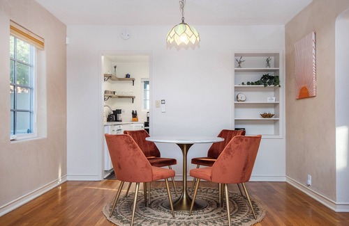Sam Hughes House | Sam Hughes Bungalows - A - Walkable to the U of A. Historical Yet Updated!