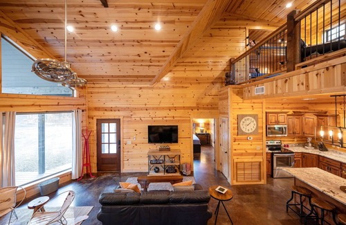 Broken Bow Cabin | Same Time Next Year: 2 BR + Loft, 3 Bath, Sleeps 8