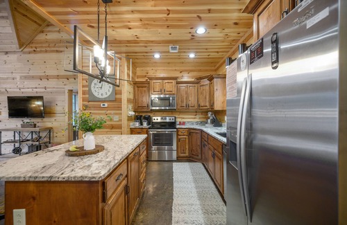 Broken Bow Cabin | Same Time Next Year: 2 BR + Loft, 3 Bath, Sleeps 8