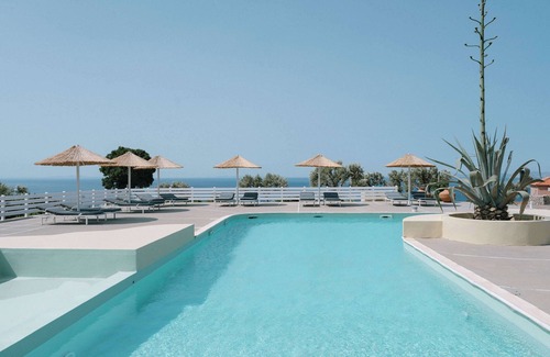 Ormos Koumeikon Apartment | Samos Fully Equipped Studios with Pool Access