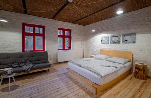 Neustupov House | Samota Hojšín