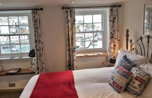 Brixham Bed & Breakfast | Sampford Harbour Side Guest House