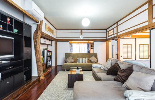 Nakano House | Samurai House - Large Family House, West Shinjuku