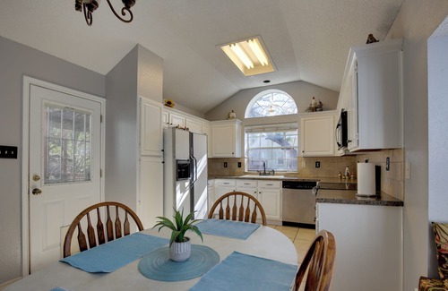 Northwest Crossing House | San Antonio Abode w/Spacious Backyard & Deck