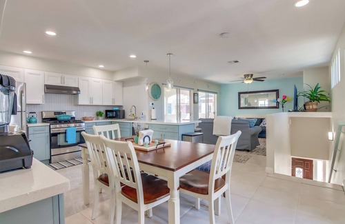 Mission Beach House | San Diego Beach Home/Mission Beach,Steps to Ocean&Bay, 2 Car Garage, AC/Heating