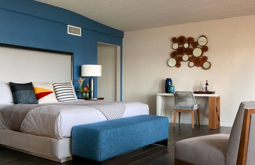 San Diego Hotel | San Diego's Best! Unit w/Kitchen, Outdoor Pool, Steps from the Beach!
