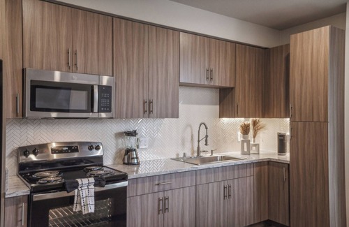 Stockton Apartment | San Diego Stunner! Spacious 3-Bedroom, 2-Bath apartment in delightful with, AC.