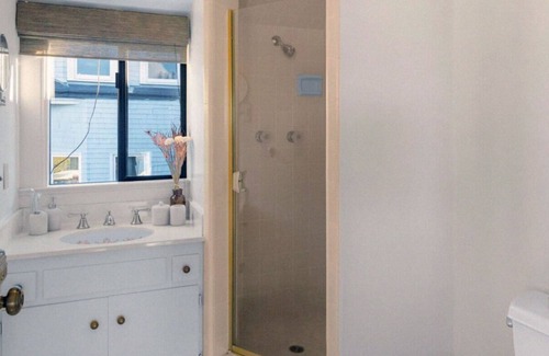 Civic Center Apartment | San Francisco – Enchanting Pacific Heights Residence with Amazing Views