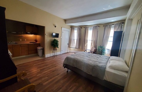 Horace Mann Apartment | San Jose's Simple Studio