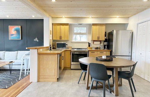Port Renfrew House | San Juan Surfhouse - Hot Tub. Oceanfront. Amazing view, Premium Oceanfront Vacation Rental