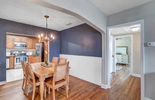 Lakewood House | San Marco Retreat - Perfect for families!