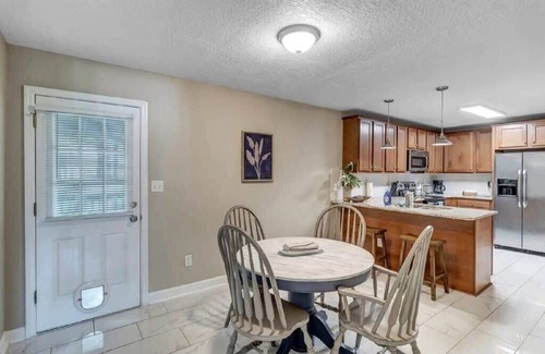 Lakewood House | San Marco Retreat - Perfect for families!